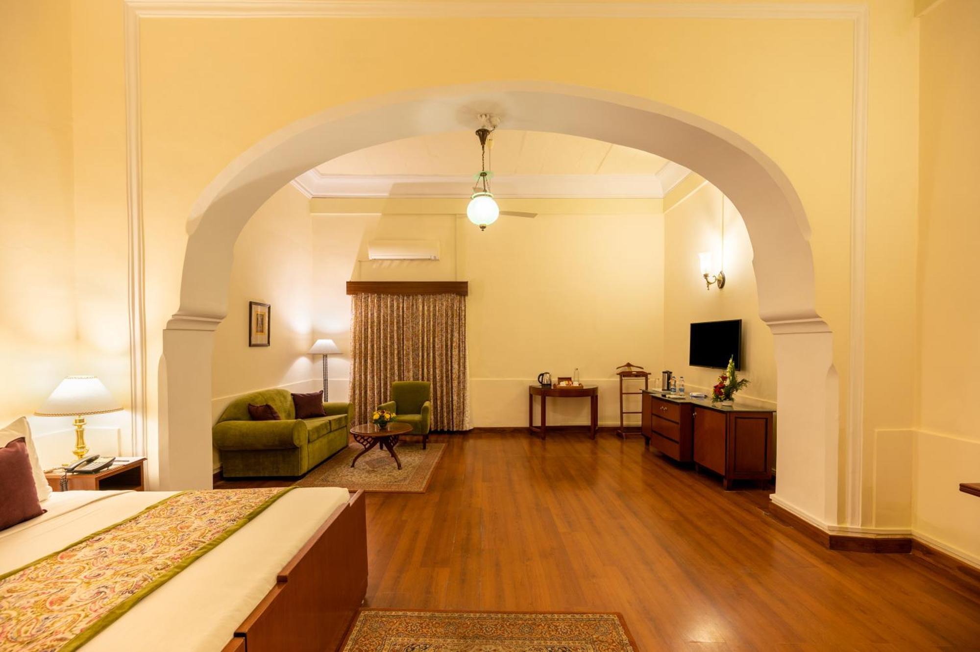 Umed Bhawan Palace, Kotah Экстерьер фото
