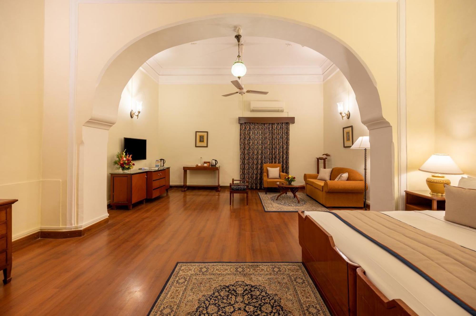 Umed Bhawan Palace, Kotah Экстерьер фото