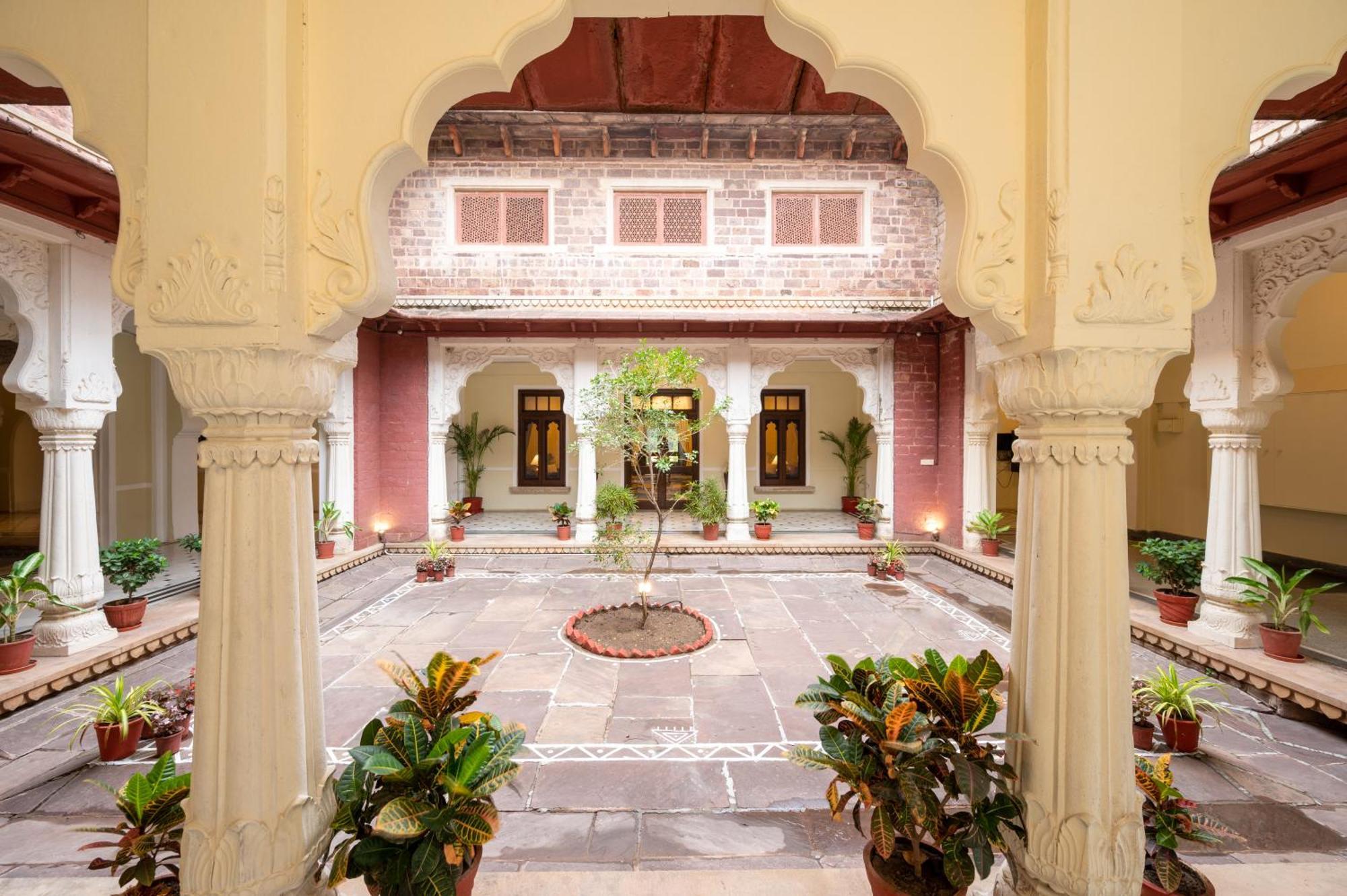 Umed Bhawan Palace, Kotah Экстерьер фото